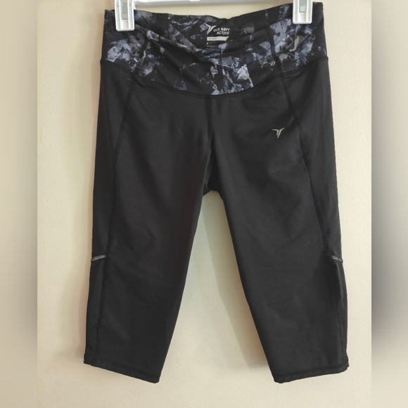 Old Navy Active Go Dry Capri Crop Legging Knee Length‎ Fitted Black Media Pocket - Picture 3 of 6